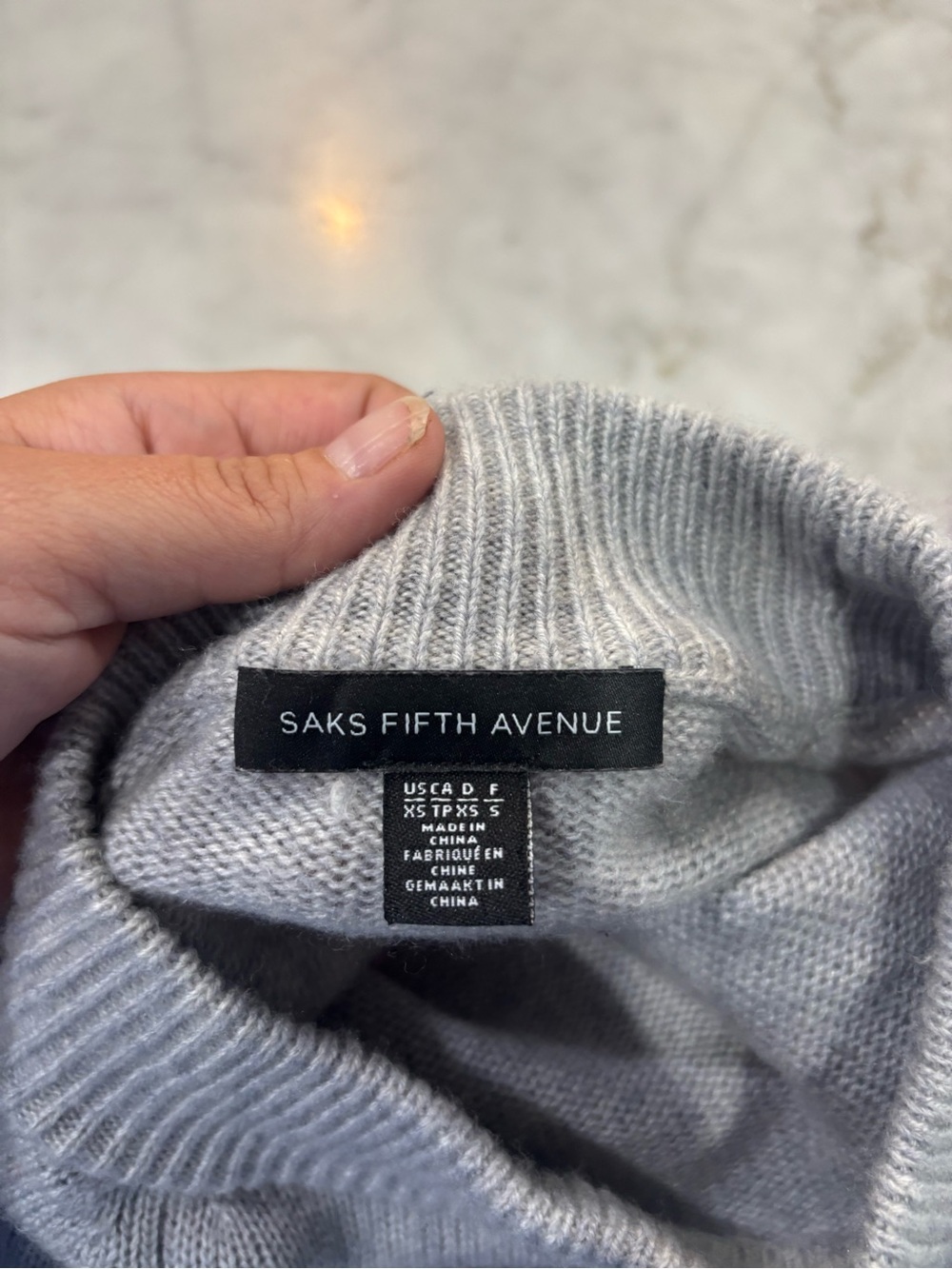 Saks Fifth Avenue Gray Pink Zigzag Yoke Wool Cashmere Sweater Womens XS - Picture 2 of 6